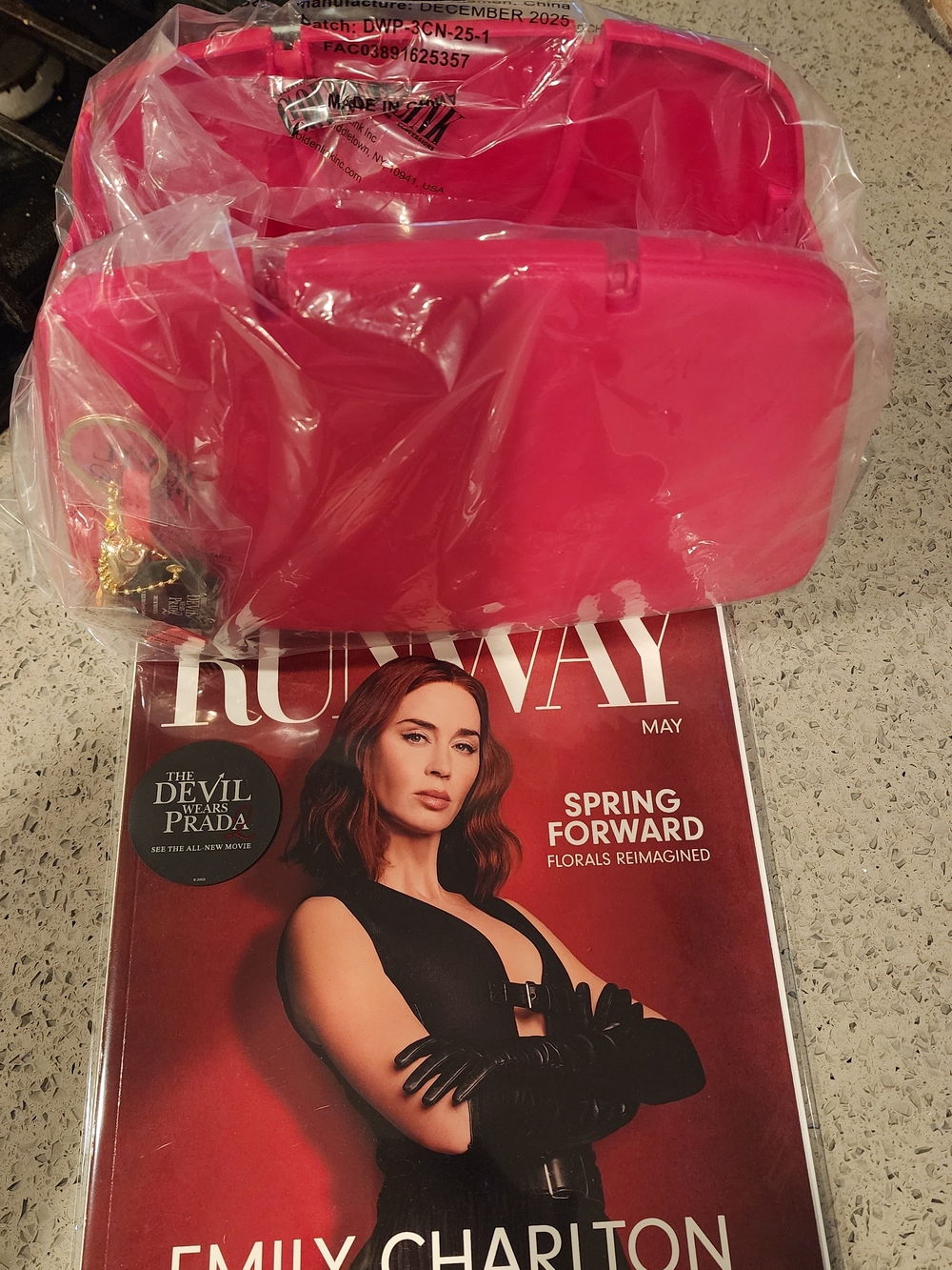 Devil Wears Prada Popcorn Bucket W Charm And Runway Magazine Combo - Picture 4 of 5